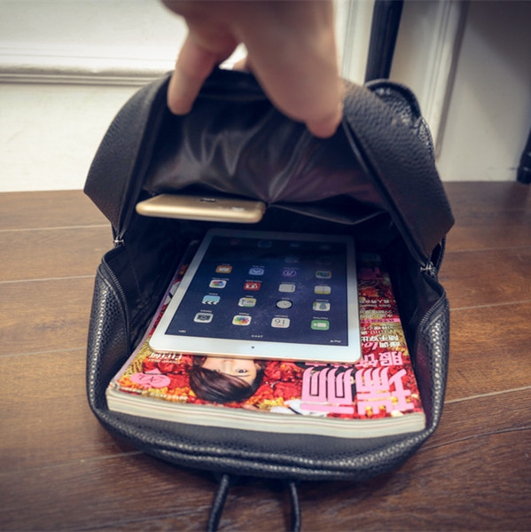 Μαύρο δερμάτινο σακίδιο μοντέλο γατάκι ή ελάφι