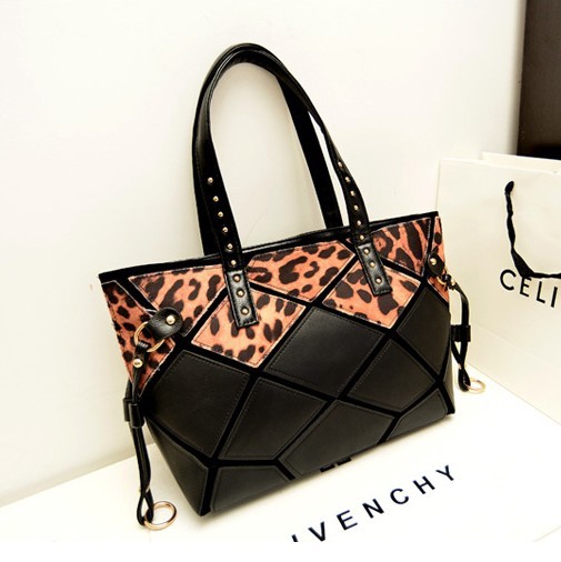 Τσάντα σε  μαύρο τίγρη και το μαύρο και άσπρο