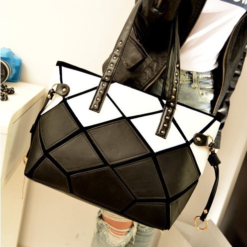 Τσάντα σε  μαύρο τίγρη και το μαύρο και άσπρο