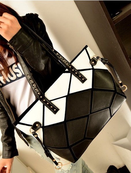 Τσάντα σε  μαύρο τίγρη και το μαύρο και άσπρο