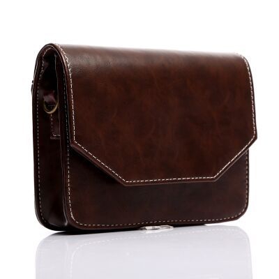 Μια μικρή τσάντα από δέρμα - καφέ, μαύρο, γκρι - κατάλληλο για τον ώμο με μία μαλακή επιφάνεια