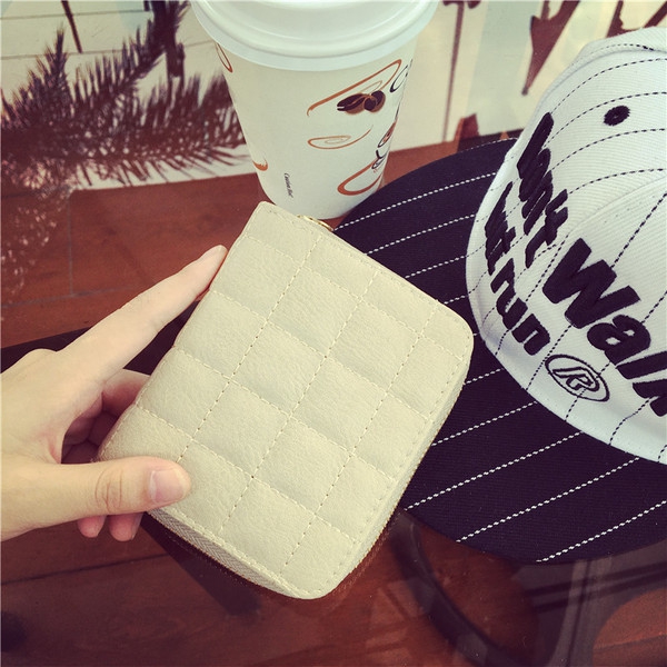 Οι γυναίκες πορτοφόλι σε κόκκινο, μπλε, άσπρο, κίτρινο, καφέ και γκρι