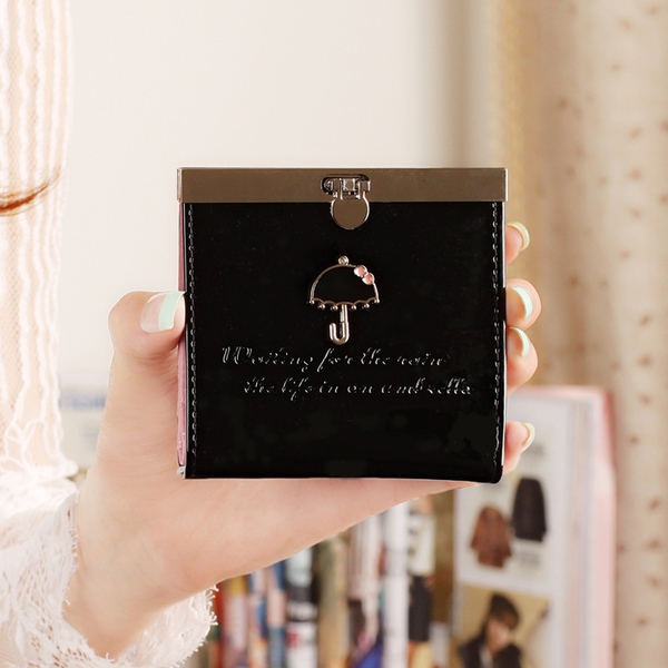 χαρτοφυλάκια των συνθετικό δέρμα σε λευκό, μαύρο, ροζ, κόκκινο, πράσινο και μοβ