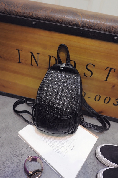 Γυναικείο δερμάτινο σακίδιο με μαύρο δύο μοντέλα