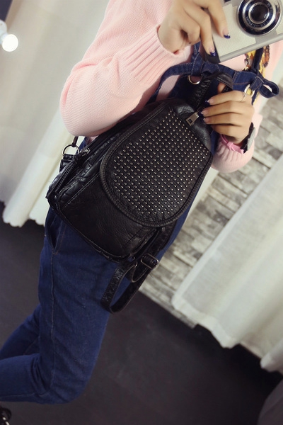 Γυναικείο δερμάτινο σακίδιο με μαύρο δύο μοντέλα