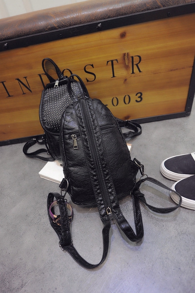 Γυναικείο δερμάτινο σακίδιο με μαύρο δύο μοντέλα