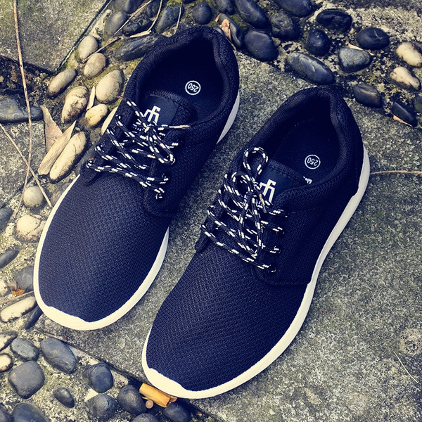 Οι άνδρες καμβά παπούτσια - τρία μοντέλα