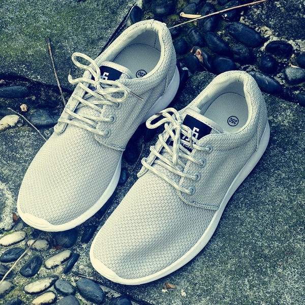 Οι άνδρες καμβά παπούτσια - τρία μοντέλα