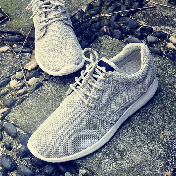 Οι άνδρες καμβά παπούτσια - τρία μοντέλα