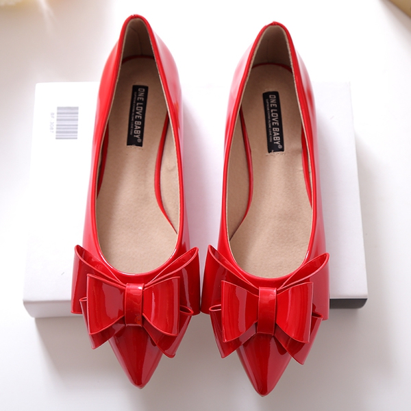 Γυναικεία παπούτσια σε πέντε χρώματα - λουστρίν  με κορδέλα.