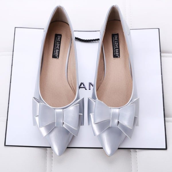 Γυναικεία παπούτσια σε πέντε χρώματα - λουστρίν  με κορδέλα.