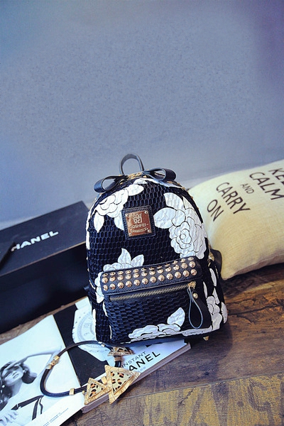 Γυναικείο σακίδιο σε 2 χρώματα λευκό και κόκκινο