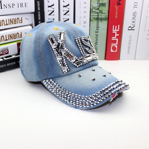 Дамски дънкови шапки с козирка и различни надписи с кристали - стил Ърбан
