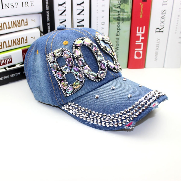 Дамски дънкови шапки с козирка и различни надписи с кристали - стил Ърбан