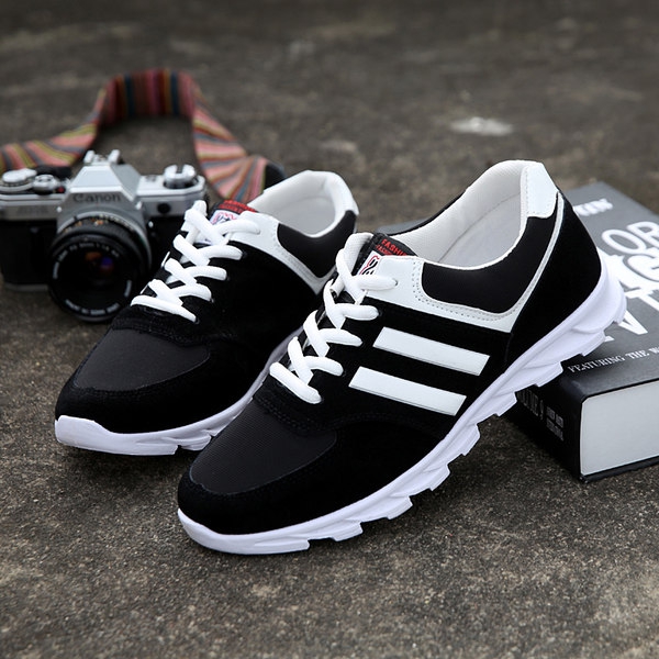 Πάνινα παπούτσια των ανδρών για κάθε μέρα και πεζοπορία - 4 μοντέλα