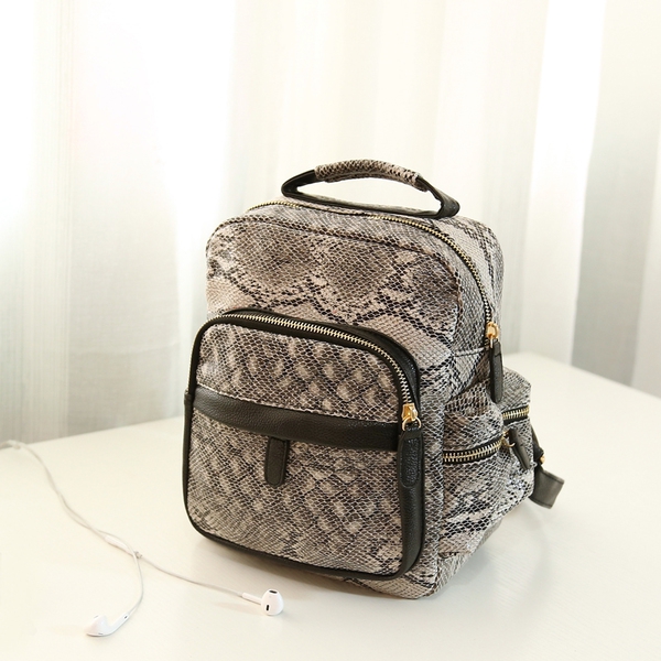 Γυναικείο δερμάτινο σακίδιο σε διάφορα χρώματα μαύρο, μπλε, ροζ, καφέ, απομίμηση δέρμα κροκοδείλου