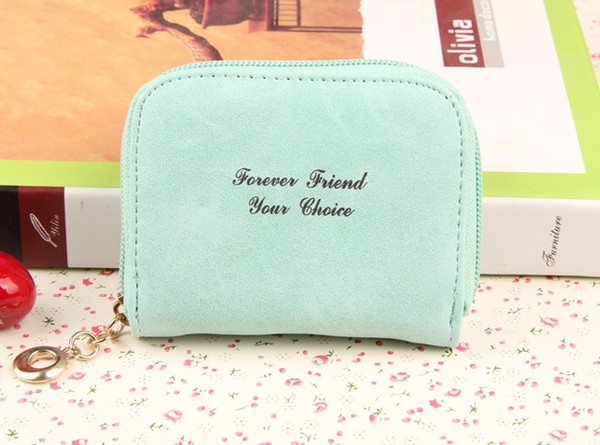 Οι γυναίκες πορτοφόλια από δερματίνη σε πράσινο, ροζ, μπλε, καφέ, κίτρινο, λευκό και μαύρο