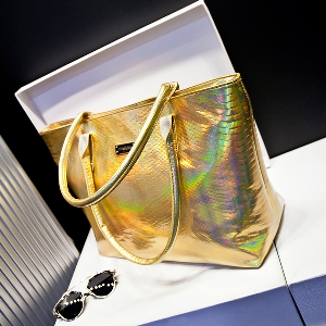 Γυναικεία γυαλιστερή τσάντα με πολύχρωμες αποχρώσεις σε γκρι, χρυσό και μπλε
