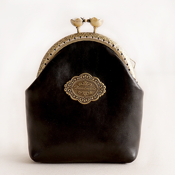 Дамски портфейли в ретро стил - 11 модела