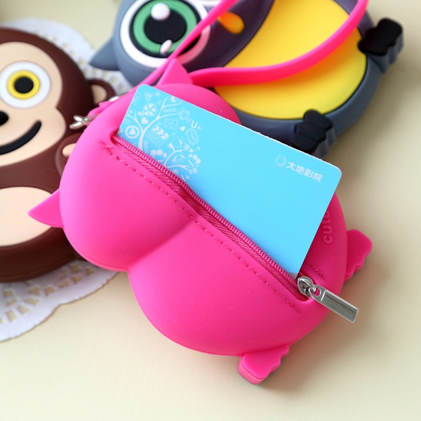 Малки дамски портфейли в различни модели и цветове на бухал,куче и маймунка