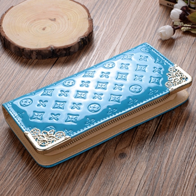 Дамски портфейли с гланцирана повърхност в розов,син,жълт и бял цвят