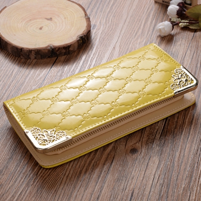 Дамски портфейли с гланцирана повърхност в розов,син,жълт и бял цвят