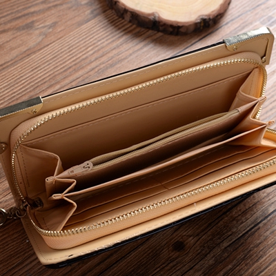 Дамски портфейли с гланцирана повърхност в розов,син,жълт и бял цвят