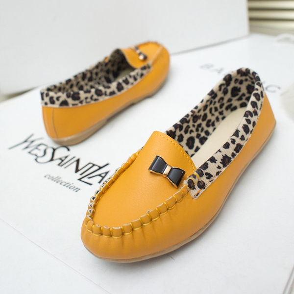 Дамски ежедневни обувки в пет цвята с нежна панделка.