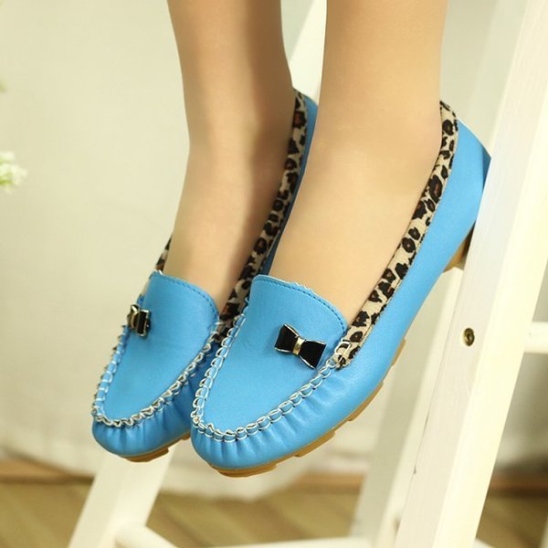 Дамски ежедневни обувки в пет цвята с нежна панделка.