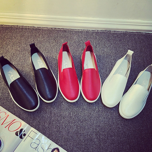 Καθημερινά παπούτσια σε λευκό μαύρο και κόκκινο χρώμα