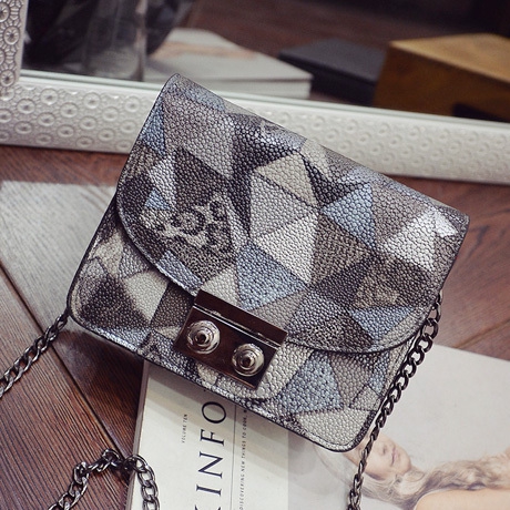 Дамска чанта с дълга дръжка в преливащи цветове