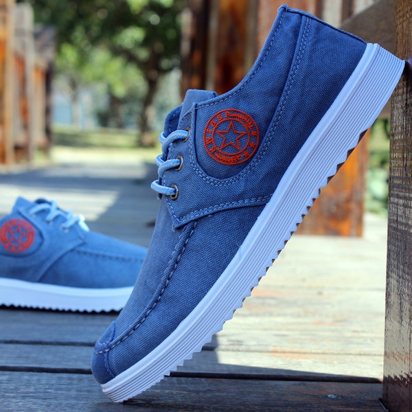 Пролетни мъжки маратонки - три топ модела в син цвят 