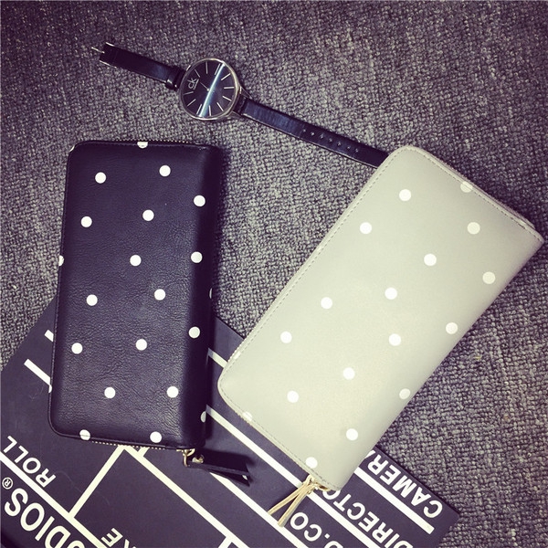 Οι γυναίκες σημεία χαρτοφυλάκια σε μαύρο και μπεζ