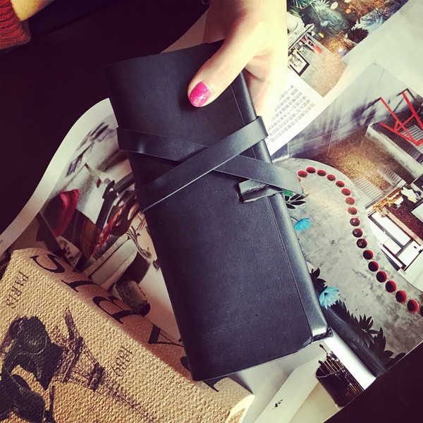 Γυναικείο πορτοφόλι σε τεχνητό δέρμα σε λευκό, πράσινο, μπλε και καφέ