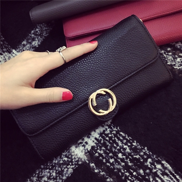 Γυναικεία πορτοφόλια σε μαύρο, κόκκινο και γκρι