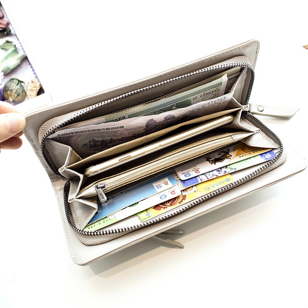 Γυναικείο πορτοφόλι σε μαύρο και άσπρο - 2 μοντέλα