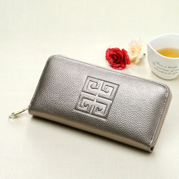 Γυναικείο πορτοφόλι σε ασημί, μαύρο, ροζ, κόκκινο, φούξια, μπλε και κίτρινο