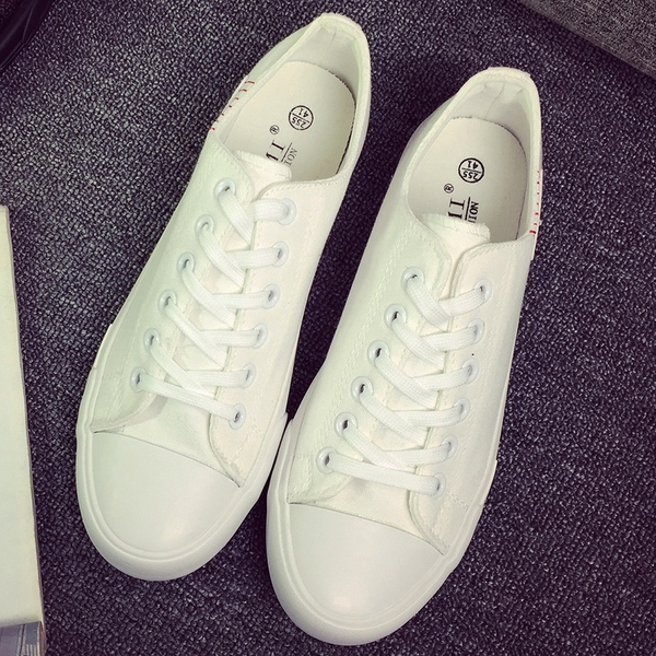 Ανδρικά παπούτσια - τρία μοντέλα - μαύρο, άσπρο και μπλε μοτίβο