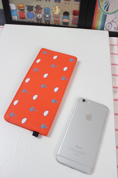 Γυναικεία πορτοφόλια σε μπλε, κόκκινο, μαύρο, κίτρινο και λευκό - 5 μοντέλα