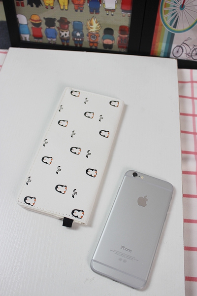 Γυναικεία πορτοφόλια σε μπλε, κόκκινο, μαύρο, κίτρινο και λευκό - 5 μοντέλα