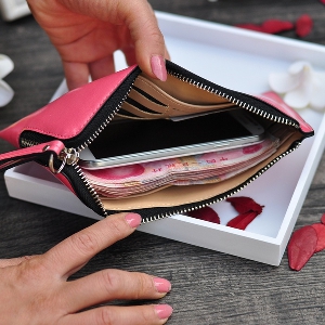 Дамски портфейли от изкуствена кожа в розов,червен,цикламен и жълт цвят - 4 модела