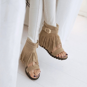 Дамски актуални сандали за пролетта и лятото на лека платформа, с ресни