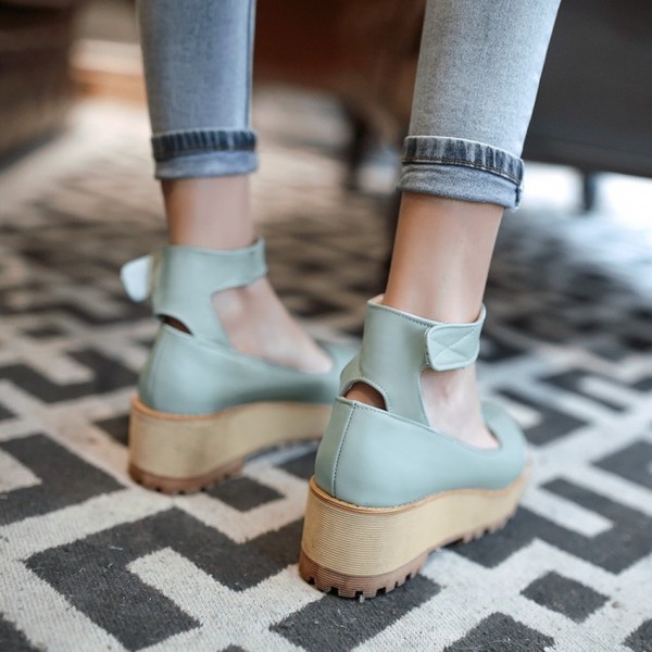 Γυναικεία παπούτσια με ελαφριά πλατφόρμα σε μπλε, λευκό, ροζ και μπεζ χρώμα