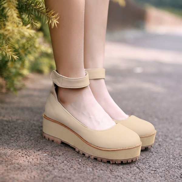 Γυναικεία παπούτσια με ελαφριά πλατφόρμα σε μπλε, λευκό, ροζ και μπεζ χρώμα