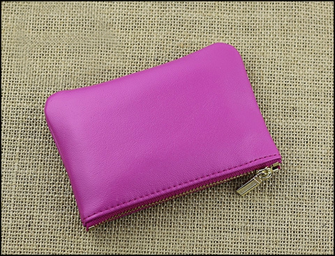 Οι γυναίκες πορτοφόλι σε μωβ, μαύρο και φούξια χρώμα - 3 μοντέλα