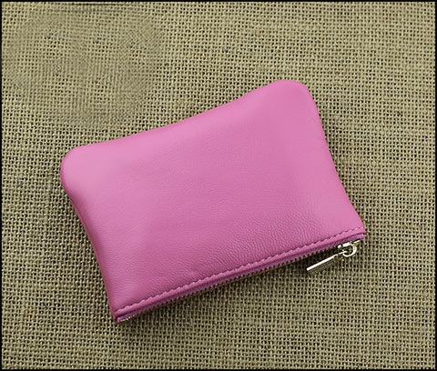 Οι γυναίκες πορτοφόλι σε μωβ, μαύρο και φούξια χρώμα - 3 μοντέλα