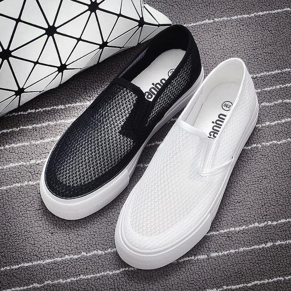 Γυναικεία καλοκαιρινά αναπνεύσιμα παπούτσια - μαύρα και άσπρα - κατάλληλα για τη  καθημερινή ζωή και beach-top model