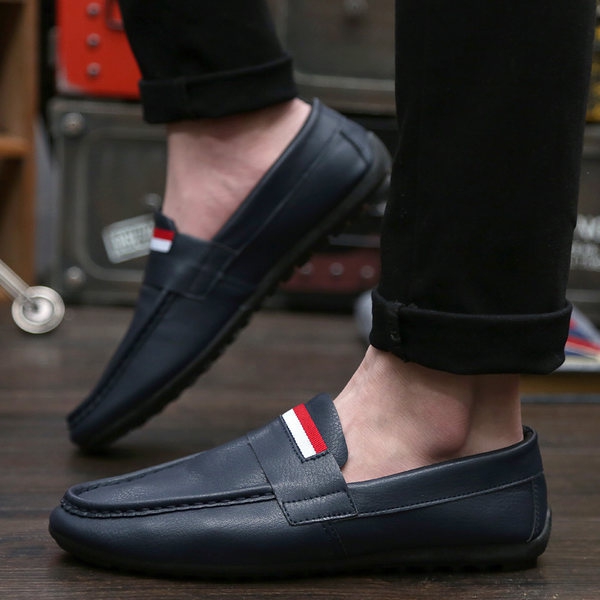 Ανδρικά μοκασίνια για την άνοιξη και το φθινόπωρο - ρετρό μοτίβα σε διάφορες παραλλαγές - μαύρο, μπλε, λευκό, καφέ χρώμα