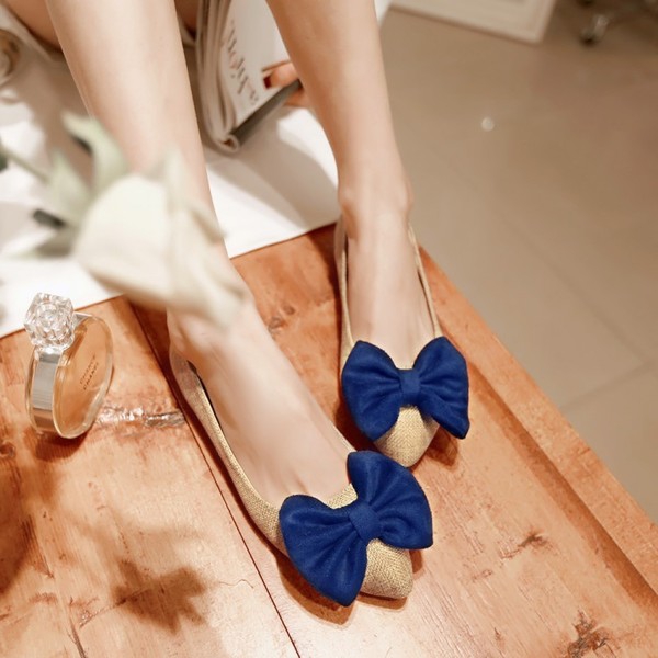 Γυναικεία φρέσκα casual παπούτσια με μια μεγάλη έγχρωμη κορδέλα