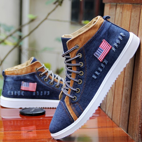 Παπούτσια ανδρικά  για την άνοιξη μόδας σε διάφορα κορυφαία modela- με τζιν ύφασμα - μαύρο, ανοιχτό μπλε, σκούρο μπλε, το χρώμα